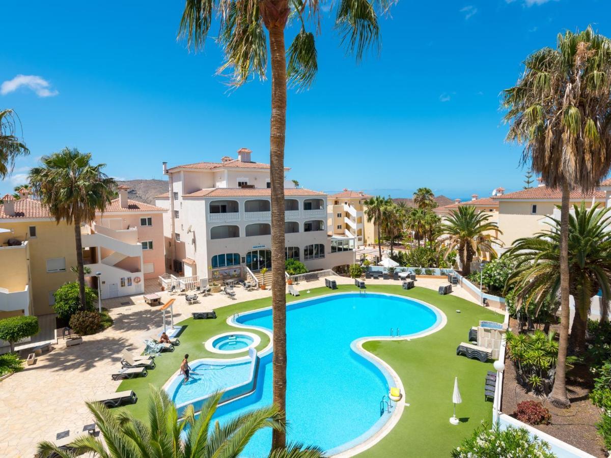 10e Country Club Pool! Apartment